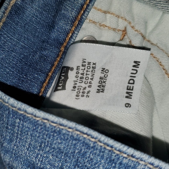 Levi's Bootcut Jeans - Picture 7 of 8